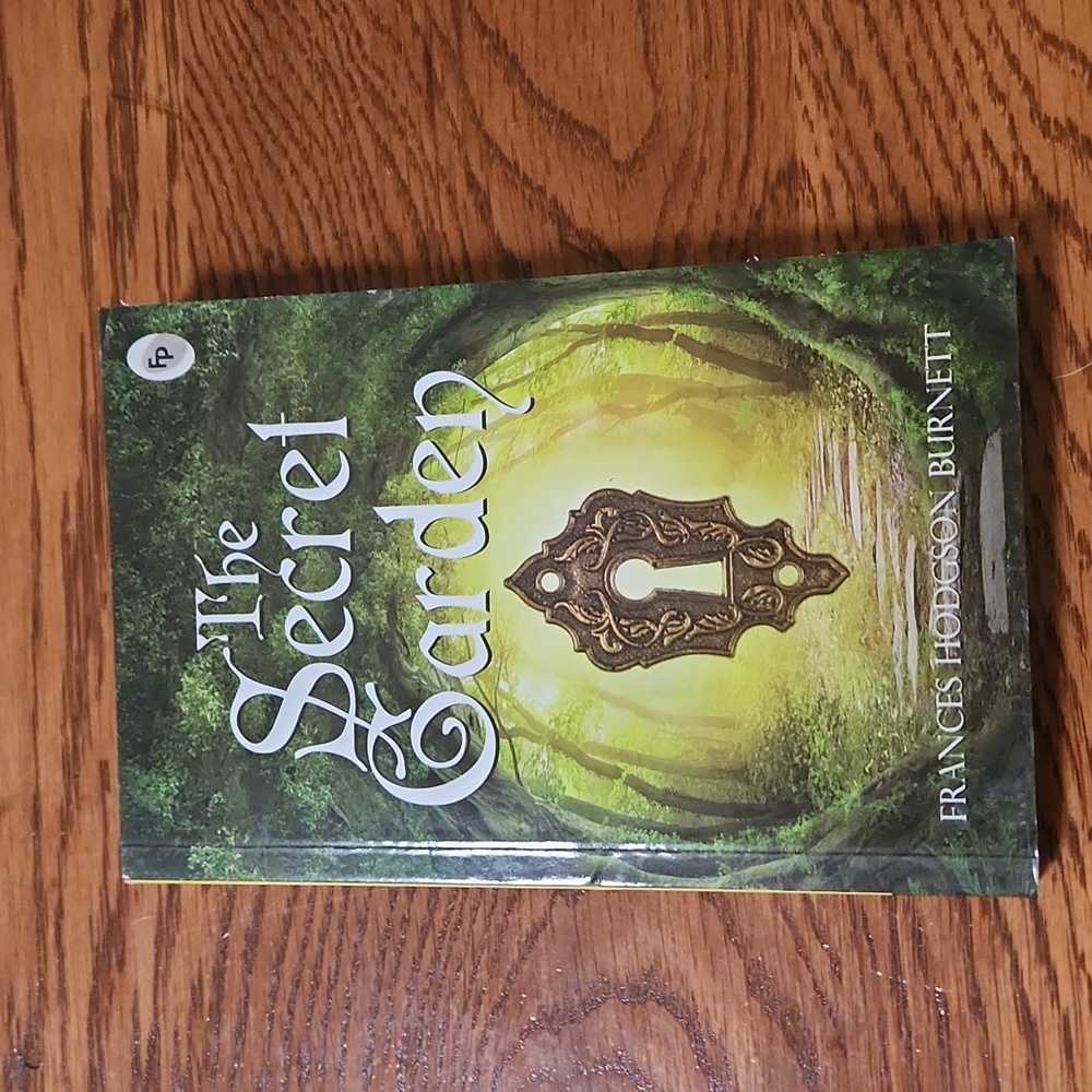 The Secret Garden by Frances Hodgson Burnett Paperback Book